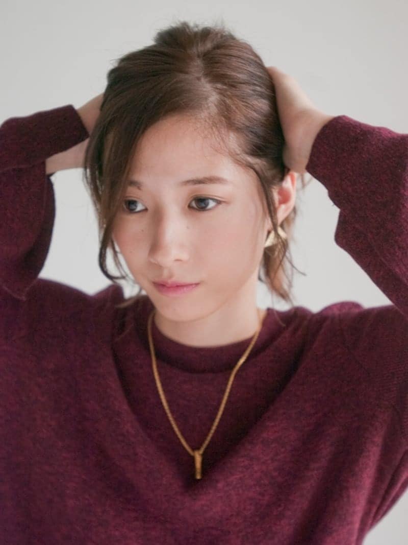 良く伸ばしてからなでつけるようになじませる