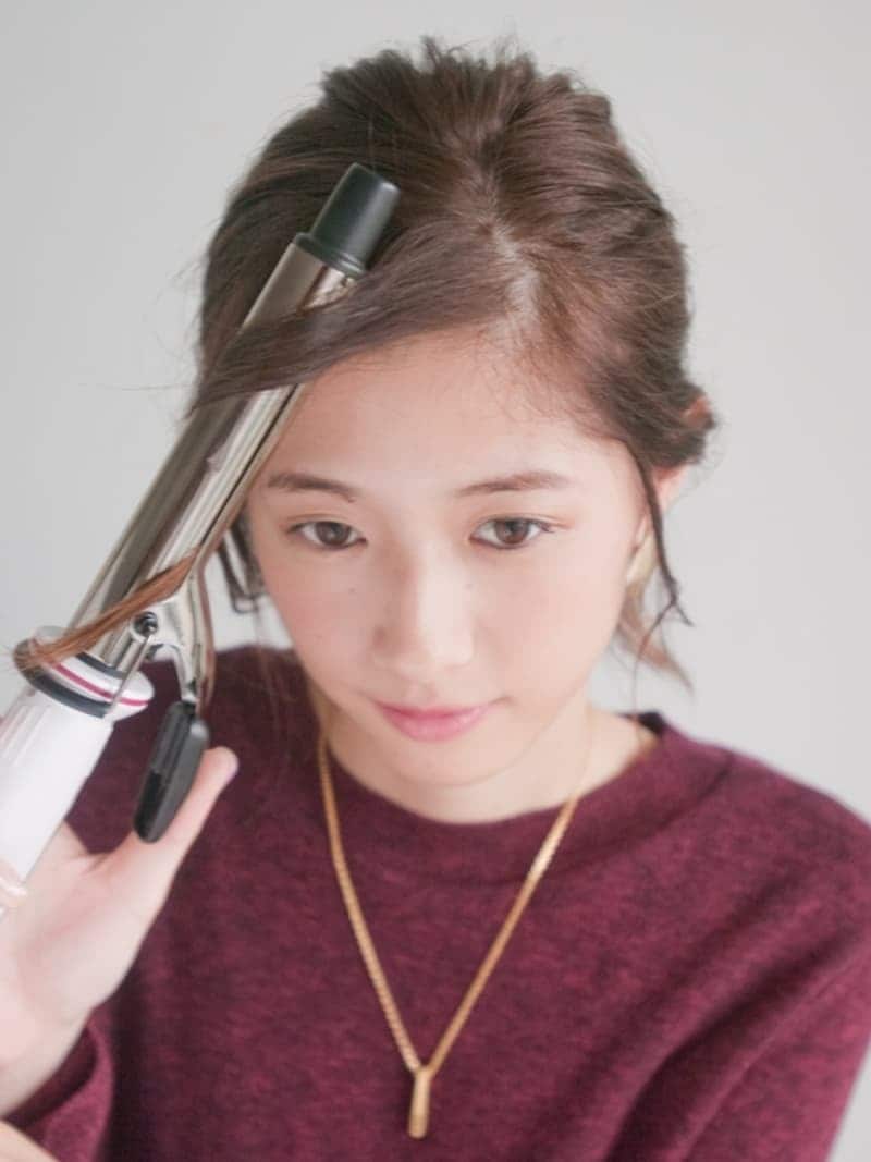 根元付近から毛先にスライドさせるイメージ