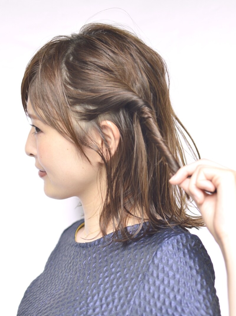 きつめにしっかり後ろにねじりながらひっぱるとよい