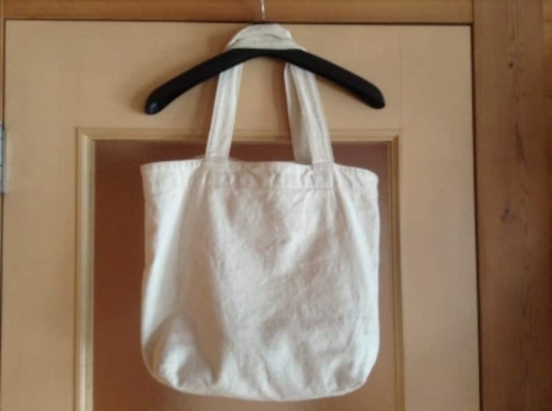 ハンガーをつかっても、持ったときの状態に近い写真が撮れる