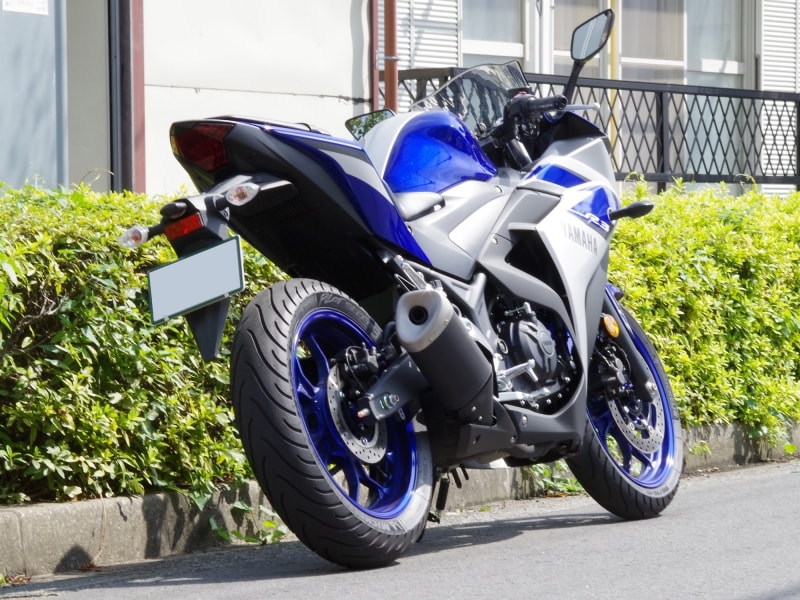 yzf-r3リアビュー