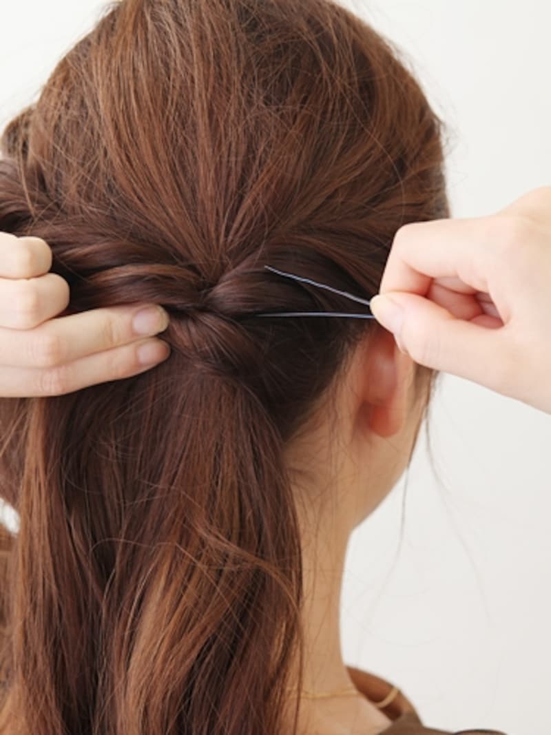 毛流れに対し直角にピンを差す