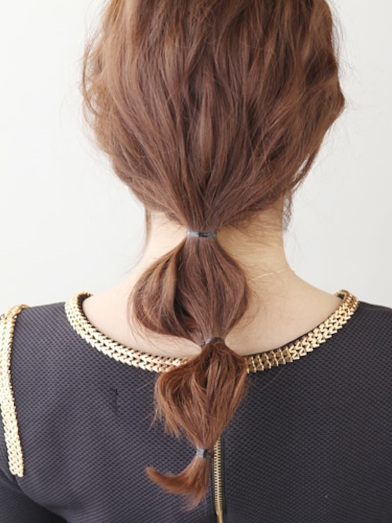 左右えり足の後れ毛はまとめずに残して