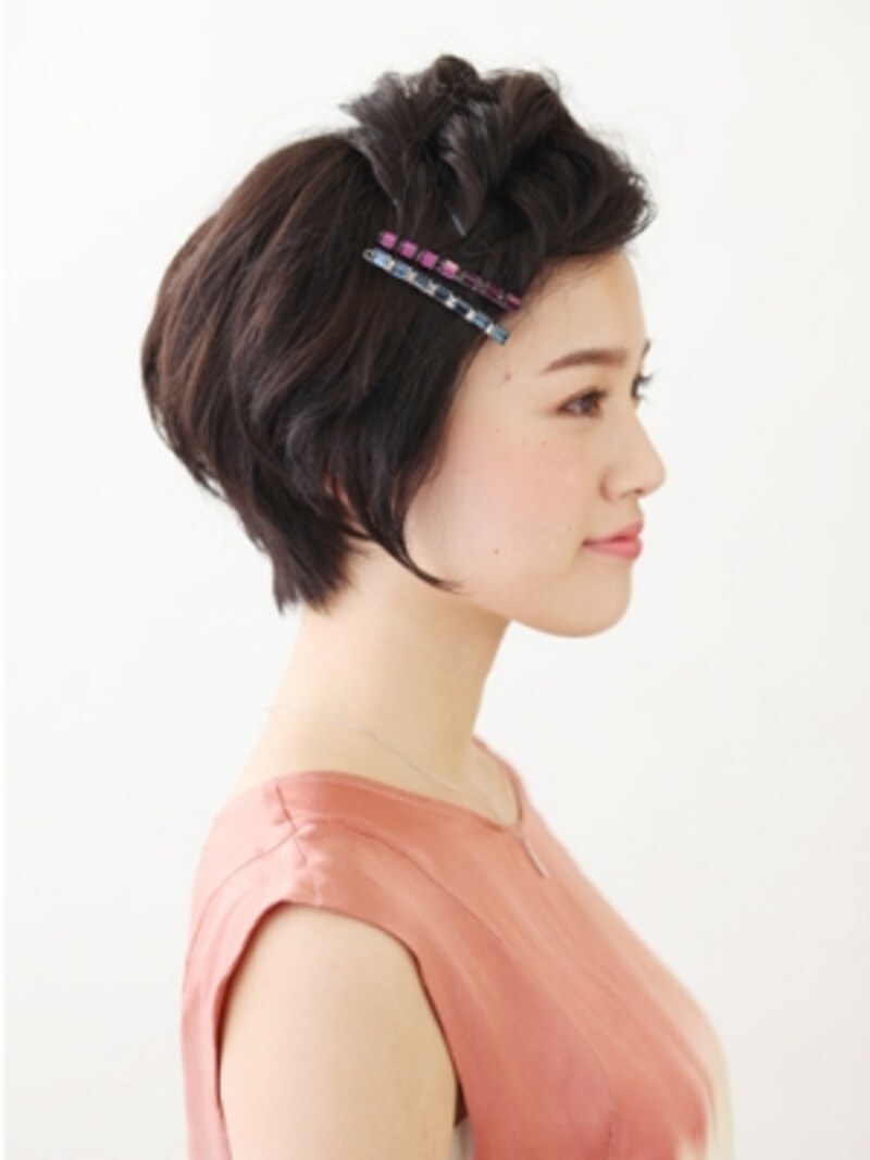 2 2 ショートヘア オシャレ度アップの変形ポンパドール 結婚式 パーティーヘアアレンジ All About