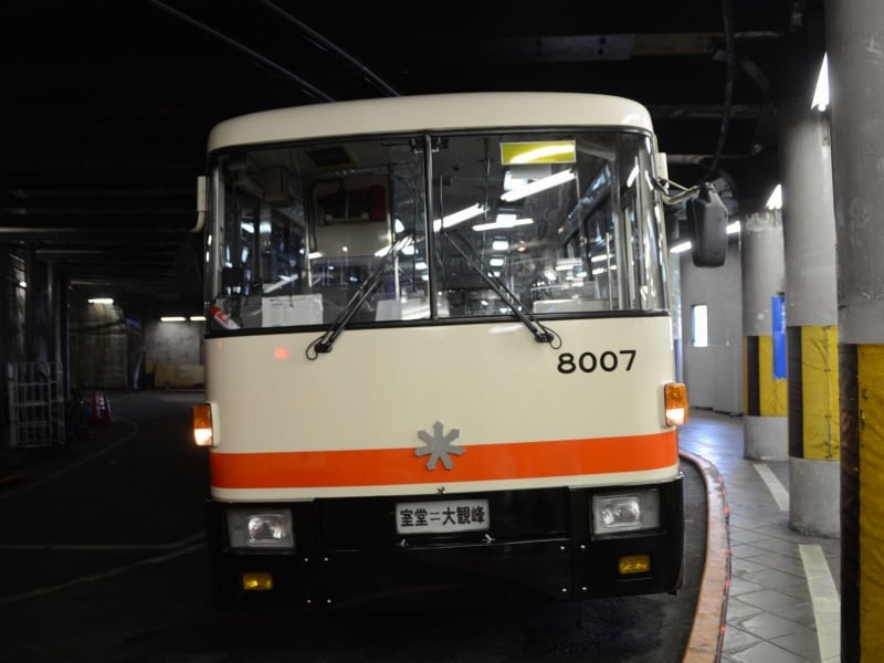 立山トンネルトロリーバス