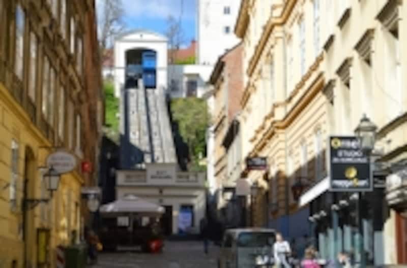 ウスピニャチャ