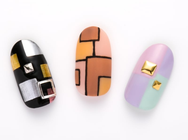 カラフルなブロックネイルは見ているだけでワクワク！