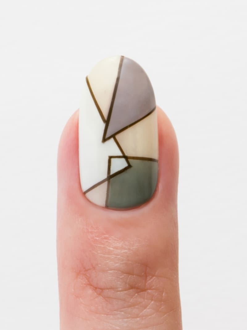 ラインテープ無しだとソフトな印象に