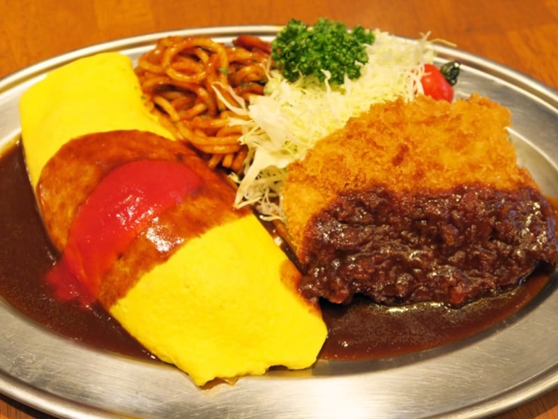 人気メニューがワンプレートになっている「元町プレートランチ（1250円税込）」（2015年9月18日撮影）