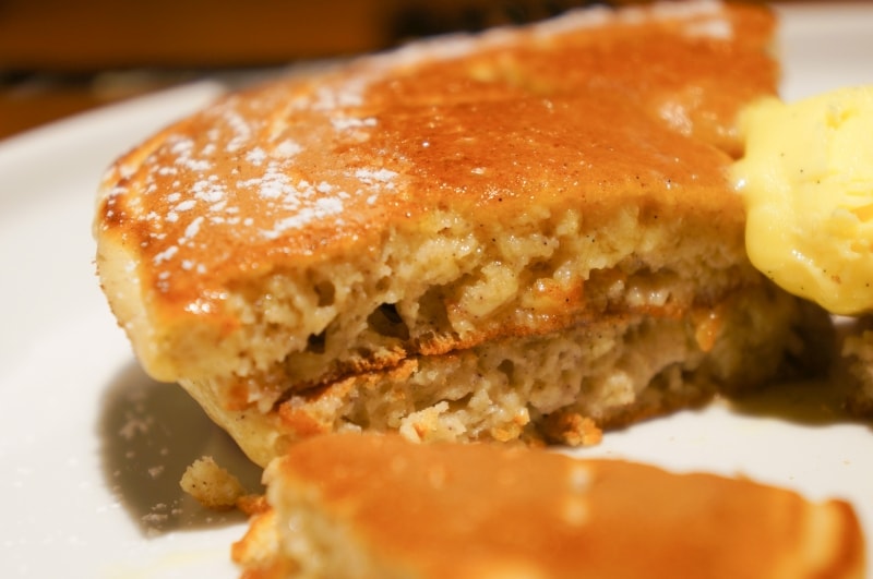 粉の違いが感じられるパンケーキ生地と良質な乳製品との組み合わせが最高