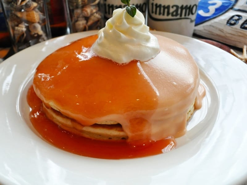 シナモンズ「グアバシフォン・パンケーキ（フル1600円、ハーフ1300円すべて税込）」（画像提供：シナモンズ）