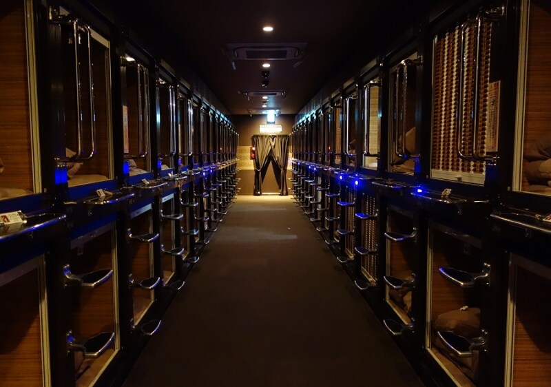 カプセルホテル