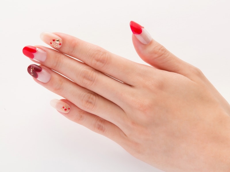 セルフで簡単ハートフレンチネイル