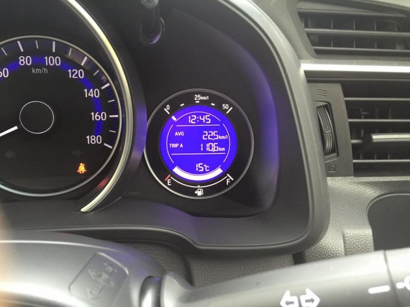 ハイブリッド普及の影で、普通エンジンの実用燃費も確実に向上している