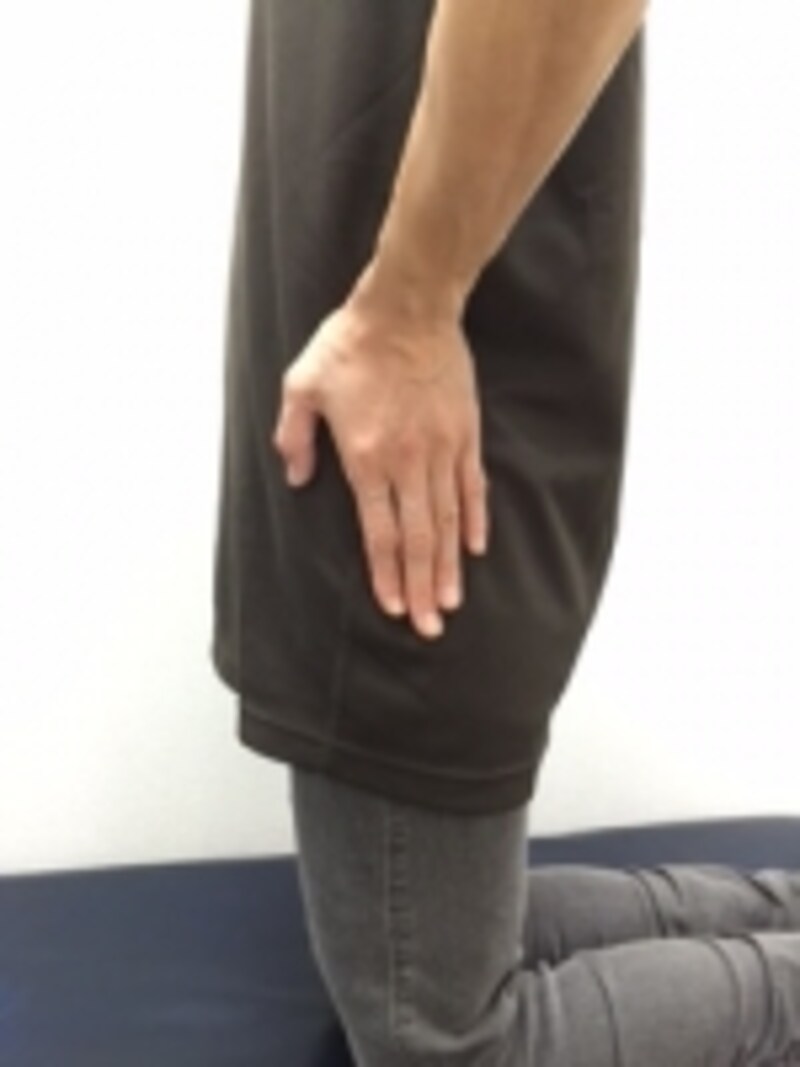 この姿勢での骨盤は安定しやすく腰部が楽に感じる人が多いです