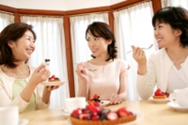 オバさん特有の話題はあなたを老けて見せます。