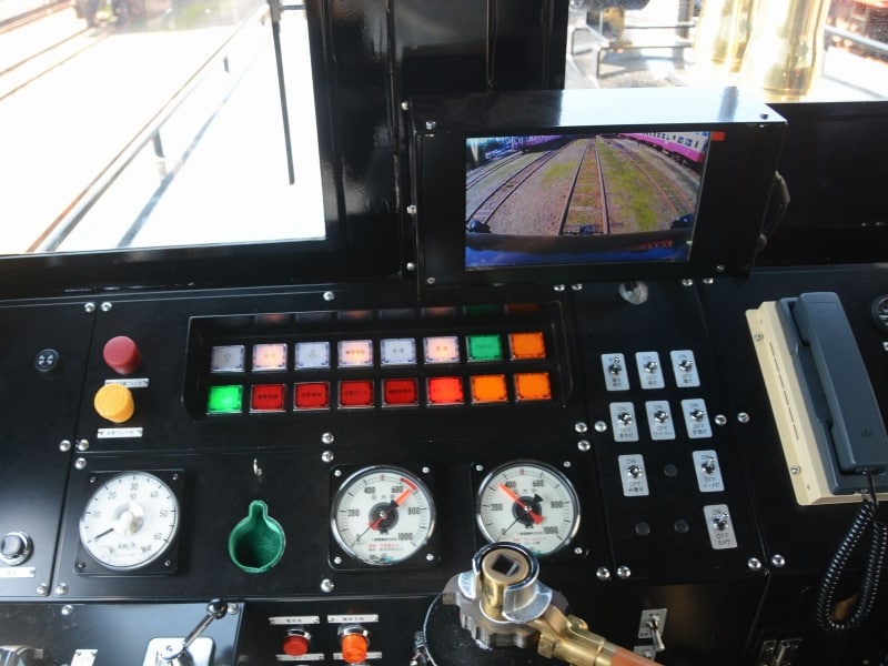 機関車運転席