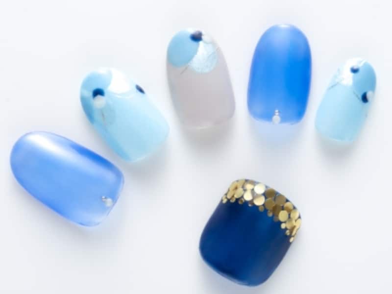 人気の クラシックブルー を使ったシンプルネイル ネイルアート All About
