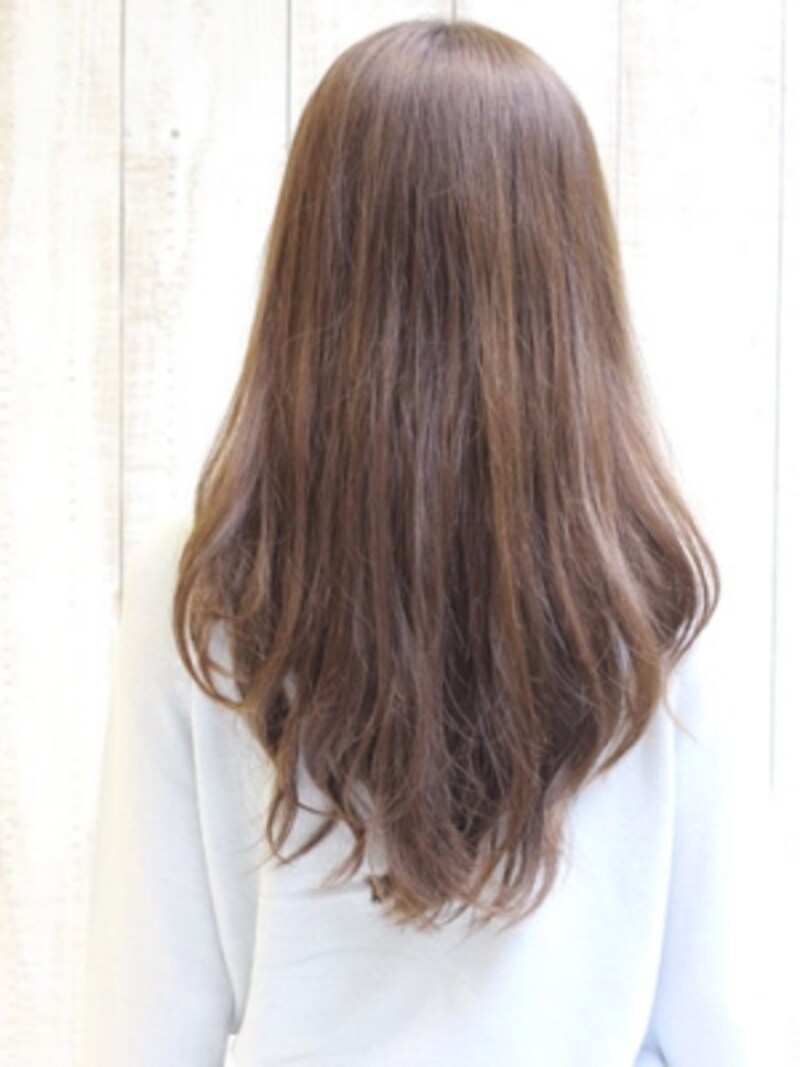 毛先にゆるめのカールを入れたナチュラルロング ヘアスタイル 髪型 All About