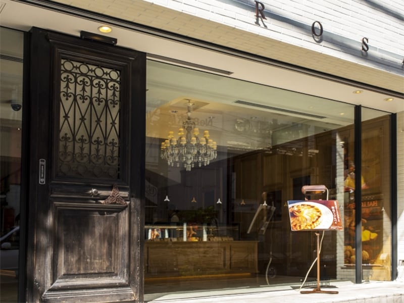 モンテローザの店舗外観。2014年11月に店舗がリニューアルし、シックな雰囲気に（2015年10月6日撮影）