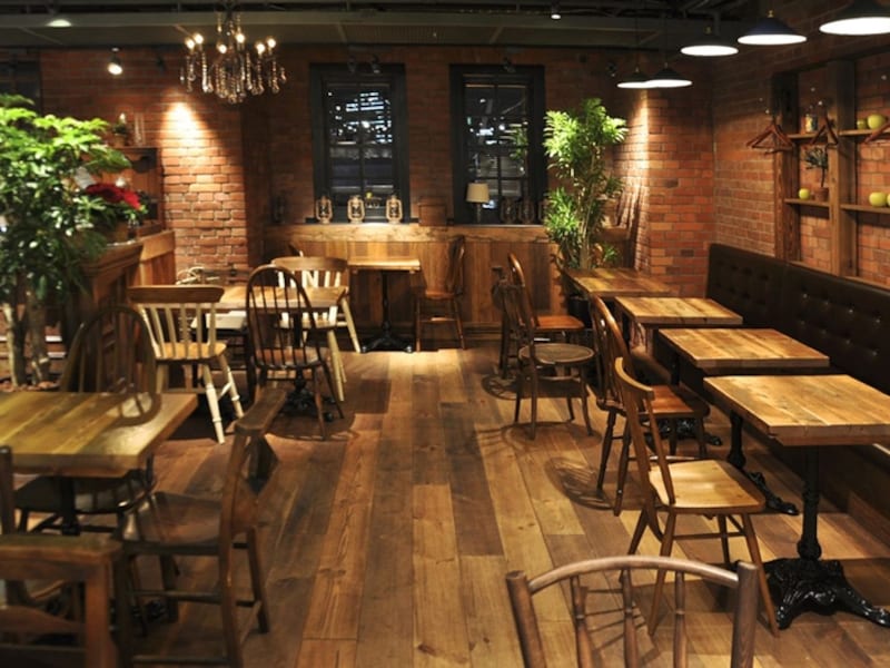 まるでアメリカの田舎の“おばあちゃんの家”のような温かみのあるインテリアが、横浜赤レンガ倉庫の雰囲気にマッチ（画像提供：グラニースミス）