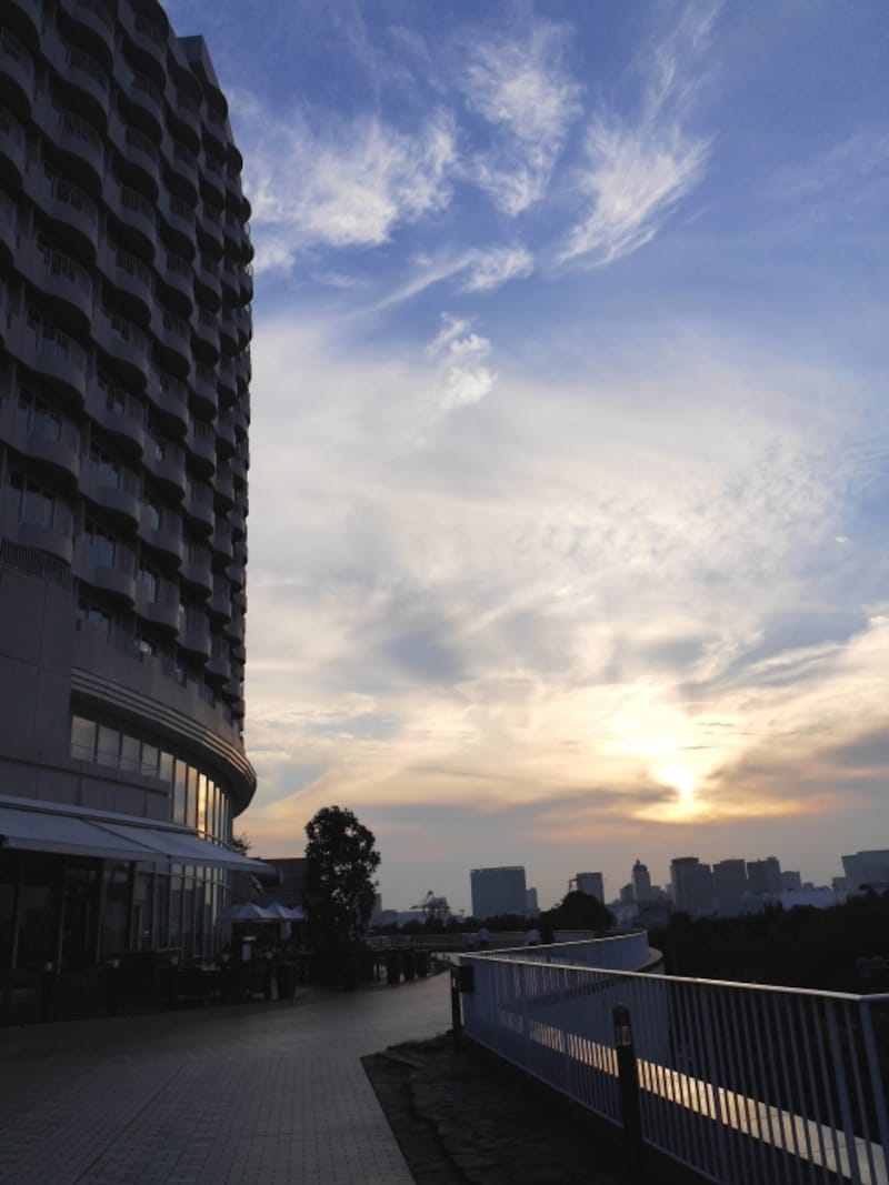 夕暮れのヒルトン東京お台場