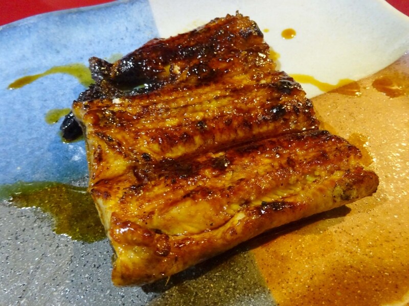 蒸さない地焼蒲焼もある。
