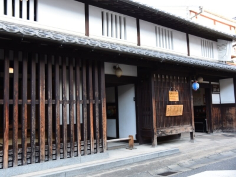 ならまち格子の家