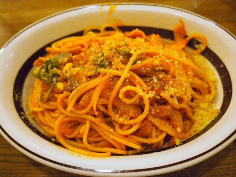 粉チーズがたっぷりかかっている