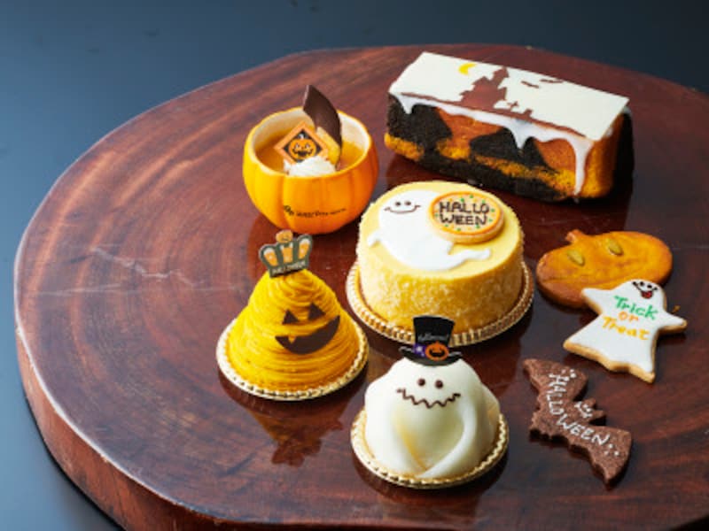 ハロウィンゴースト(540円)、パンプキンモンブラン(540円)、パンプキンプリン(540円)、ハロウィンパウンドケーキ(1200円)、ハロウィンクッキー(460円)、パンプキンレアチーズ(1000円)※いずれも税込(画像提供:横浜ロイヤルパークホテル)