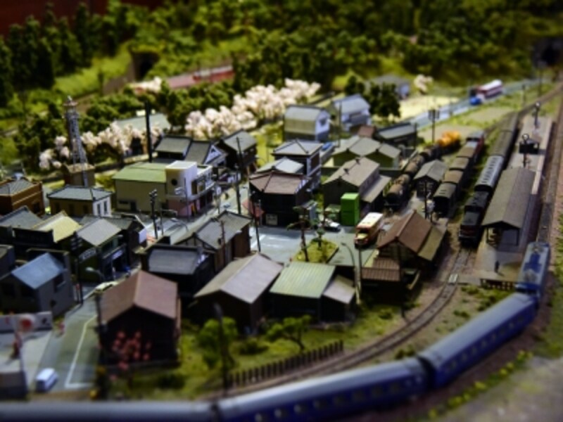 店内には鉄道模型のジオラマも