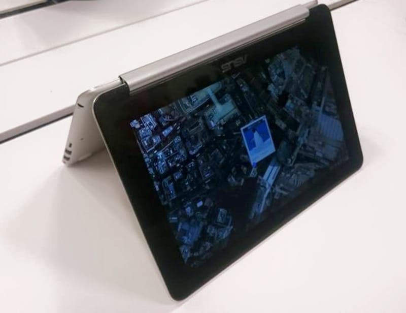 タッチパネルとしての利用もできる機種がある