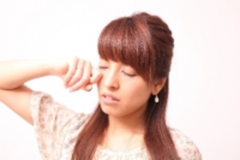 寝ている間に筋肉が凝るのみならず、様々な症状に及ぶ可能性があります