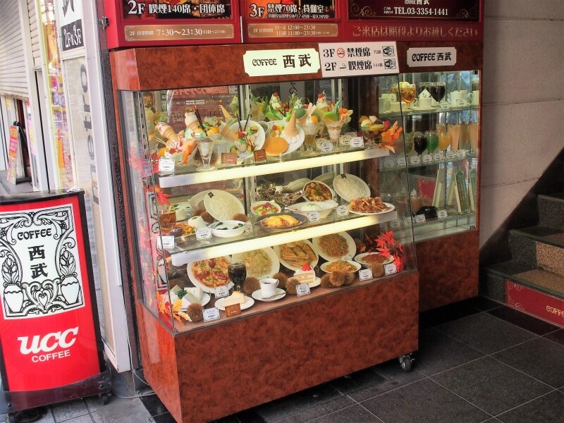 ２階が喫煙可で３階が禁煙