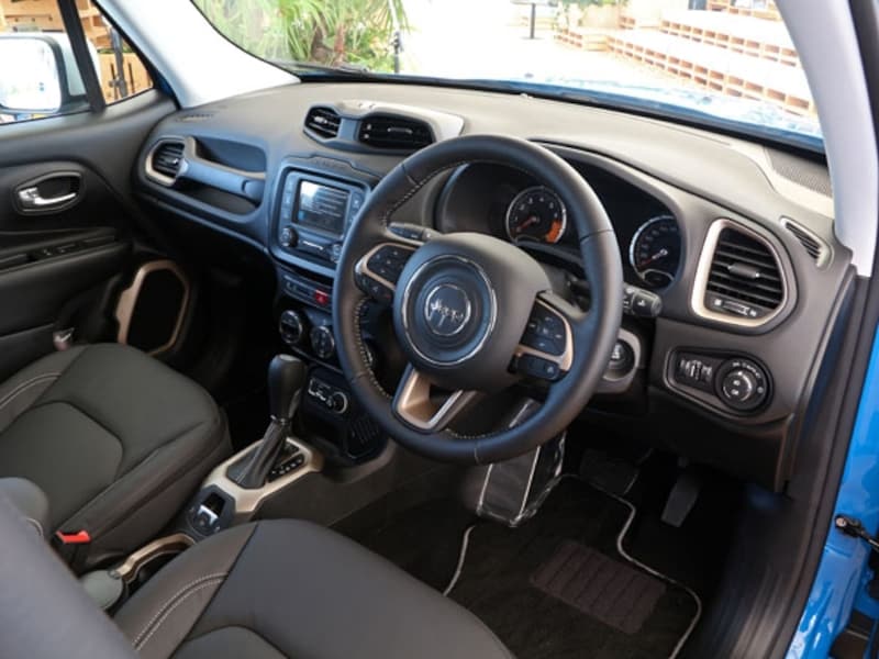 ジープ レネゲード