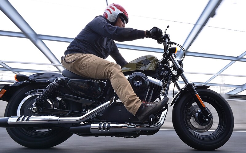 バイクを支える重要な部位、それが前後サスペンション。最新ハーレー・スポーツスターは新型仕様にグレードアップした