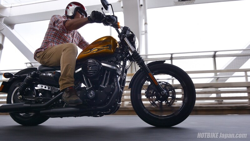 美しさと足着きの良さが魅力のローダウンモデルだが、反面バンク角が少ないため倒しにくく、走行中の衝撃度合いが大きいのでダメージが蓄積しやすいというデメリットも