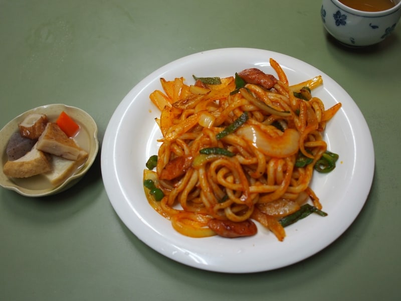 煮物の小鉢がうれしい