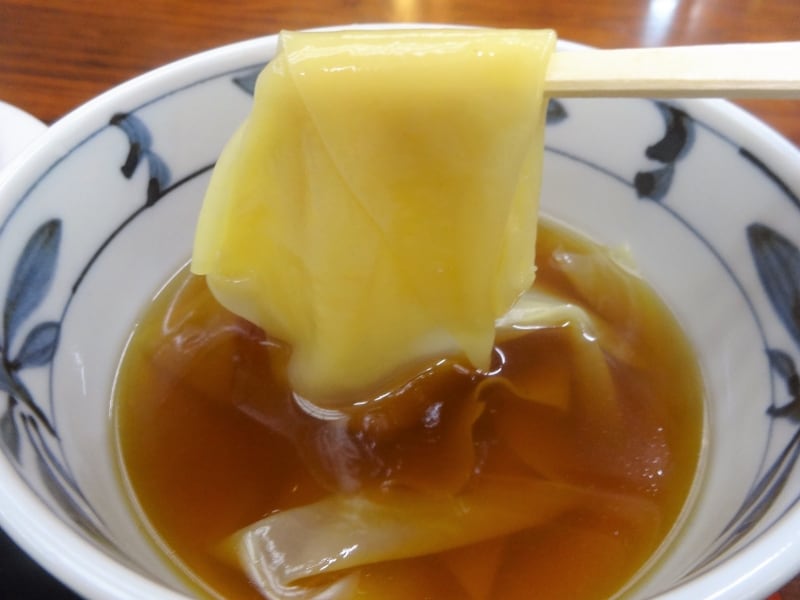 ワンタンの皮のようなかんじ