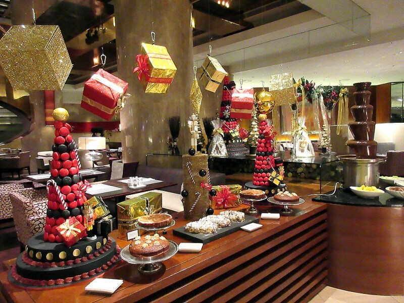 お菓子の王国のブッフェ台2