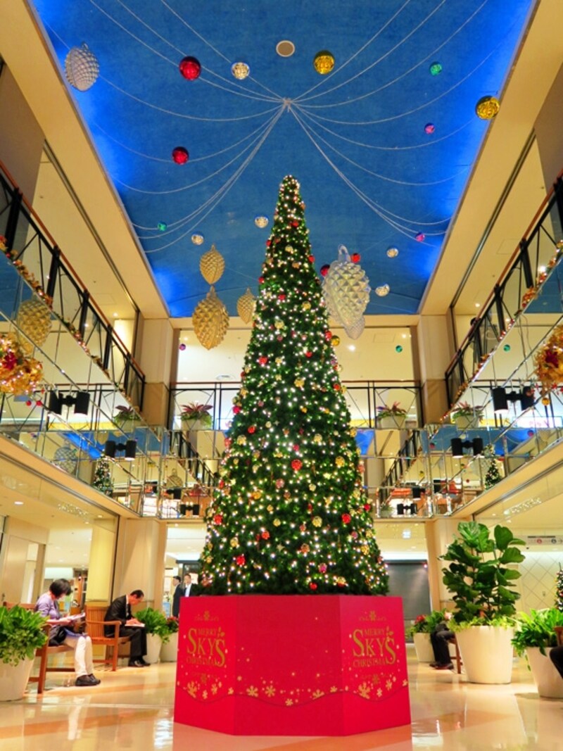 10階「BIG TREE」。天井の装飾にも注目（2015年11月20日撮影）