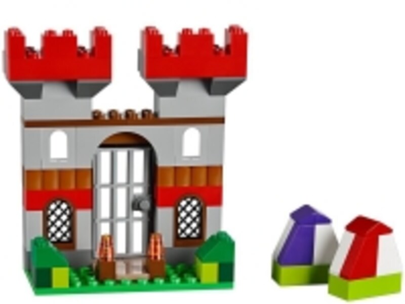 格子状のドアパーツがお城の雰囲気を高めてくれます