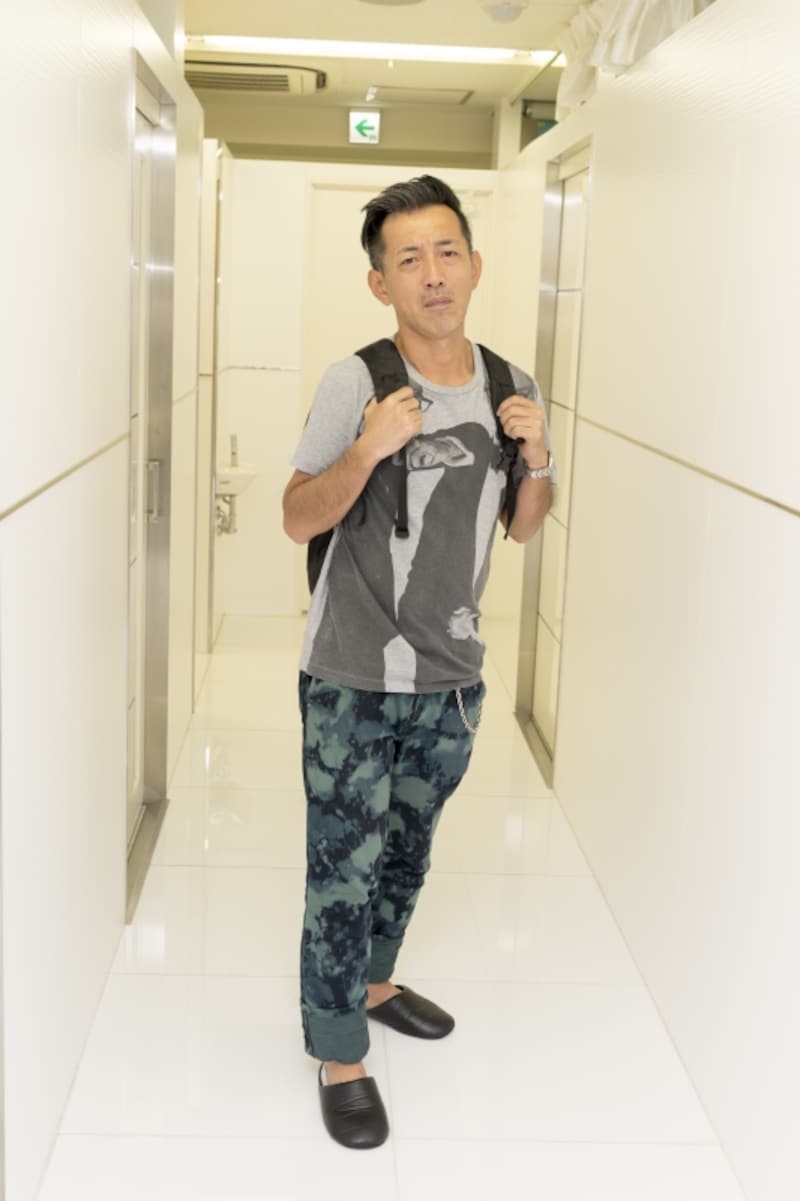 なんとなく見だしなんだ気分に浸り、クリニックを後にするゴメス。