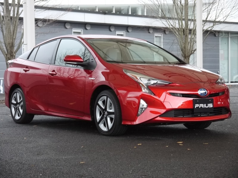 新型プリウス