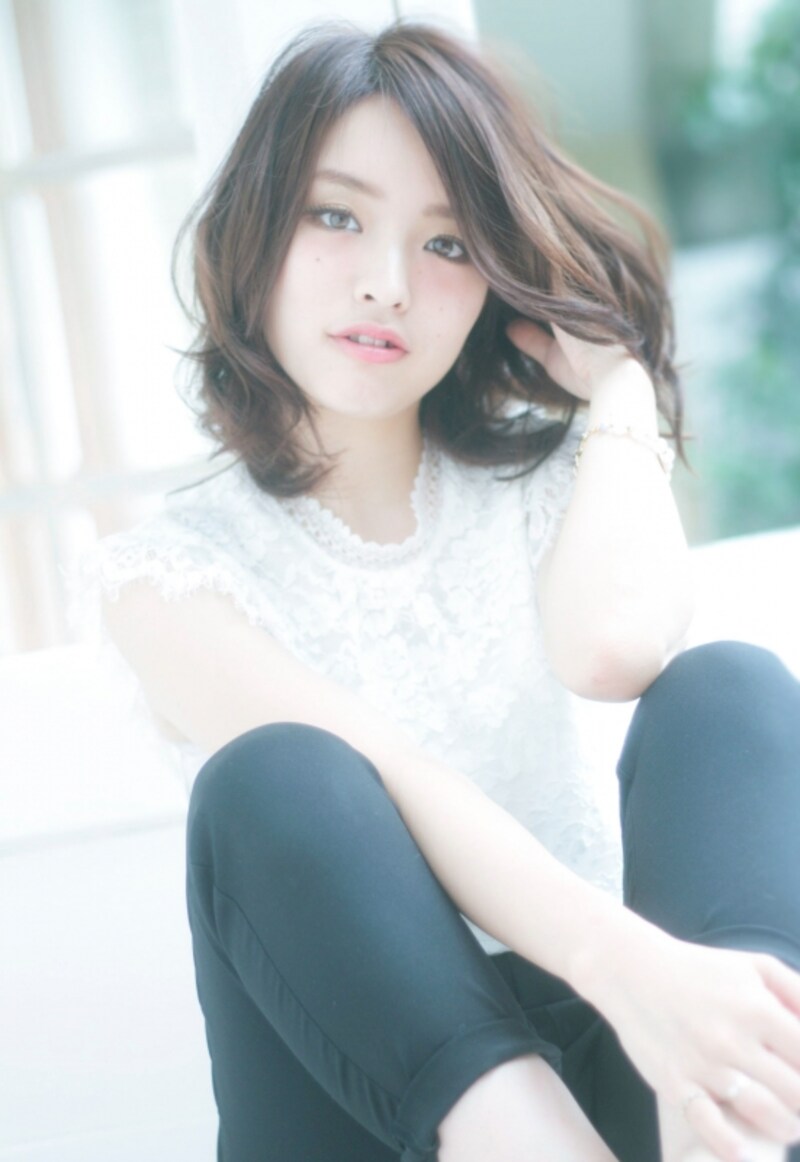 赤みをおさえるオリーブカラー