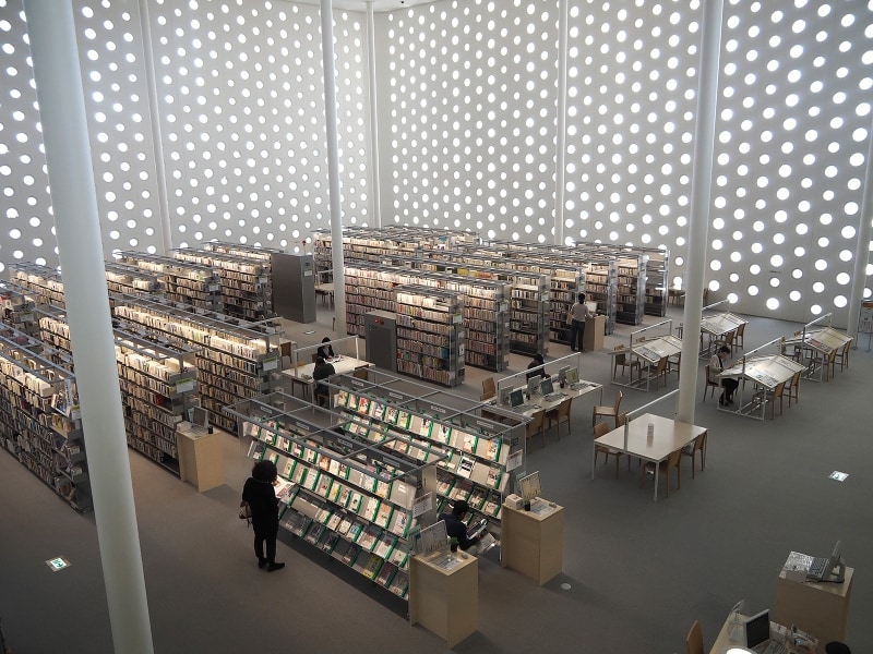 内部@金沢海みらい図書館