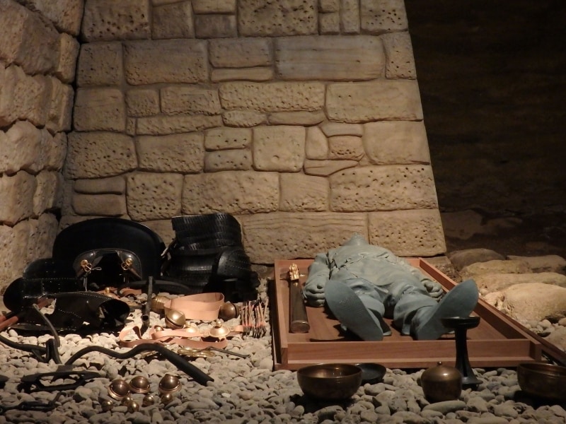 将軍山古墳展示館に再現される横穴式石室