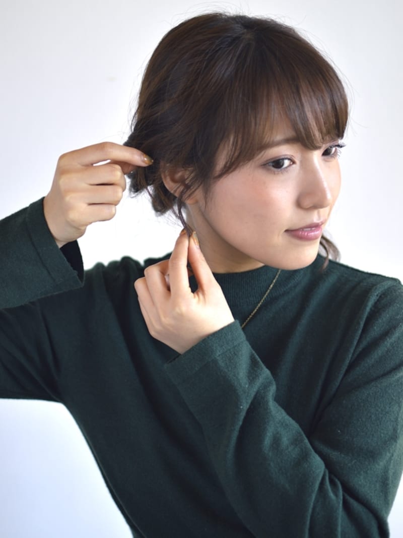 顔周りの毛束でラフ感を