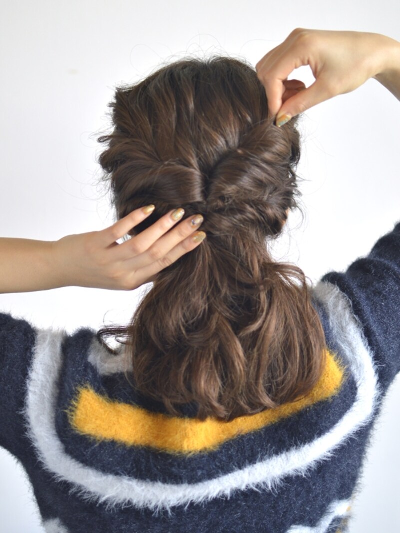 結び目をしっかり押さえて引き出すとキレイ