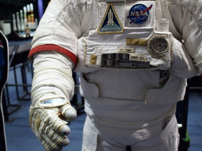 だからすべてが鏡文字なのだ